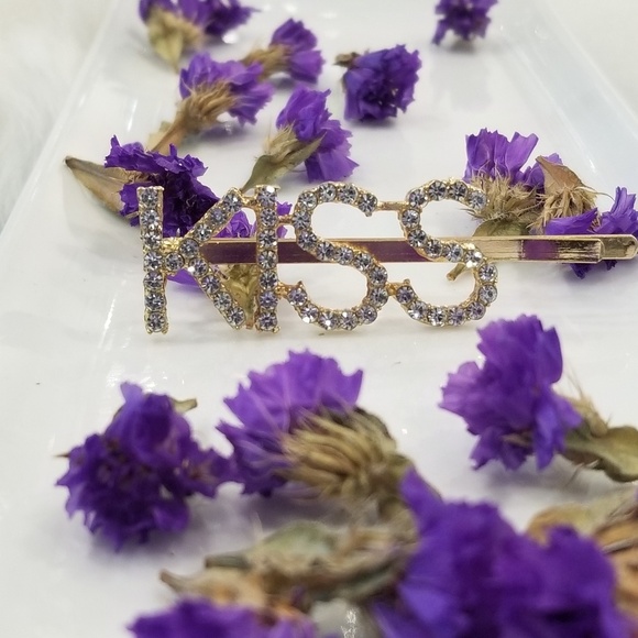 Gold righnstone "KISS" hair pin - Picture 2 of 3